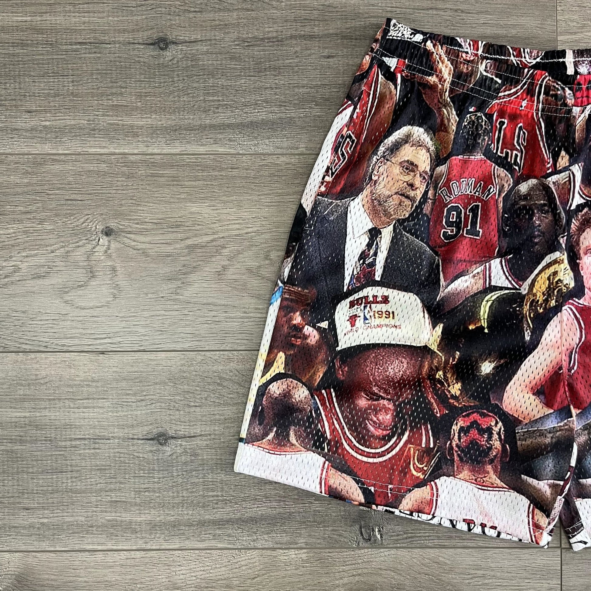 BULLS LEGENDARY MESH SHORTS-8619 - RDMCLOTHINGART