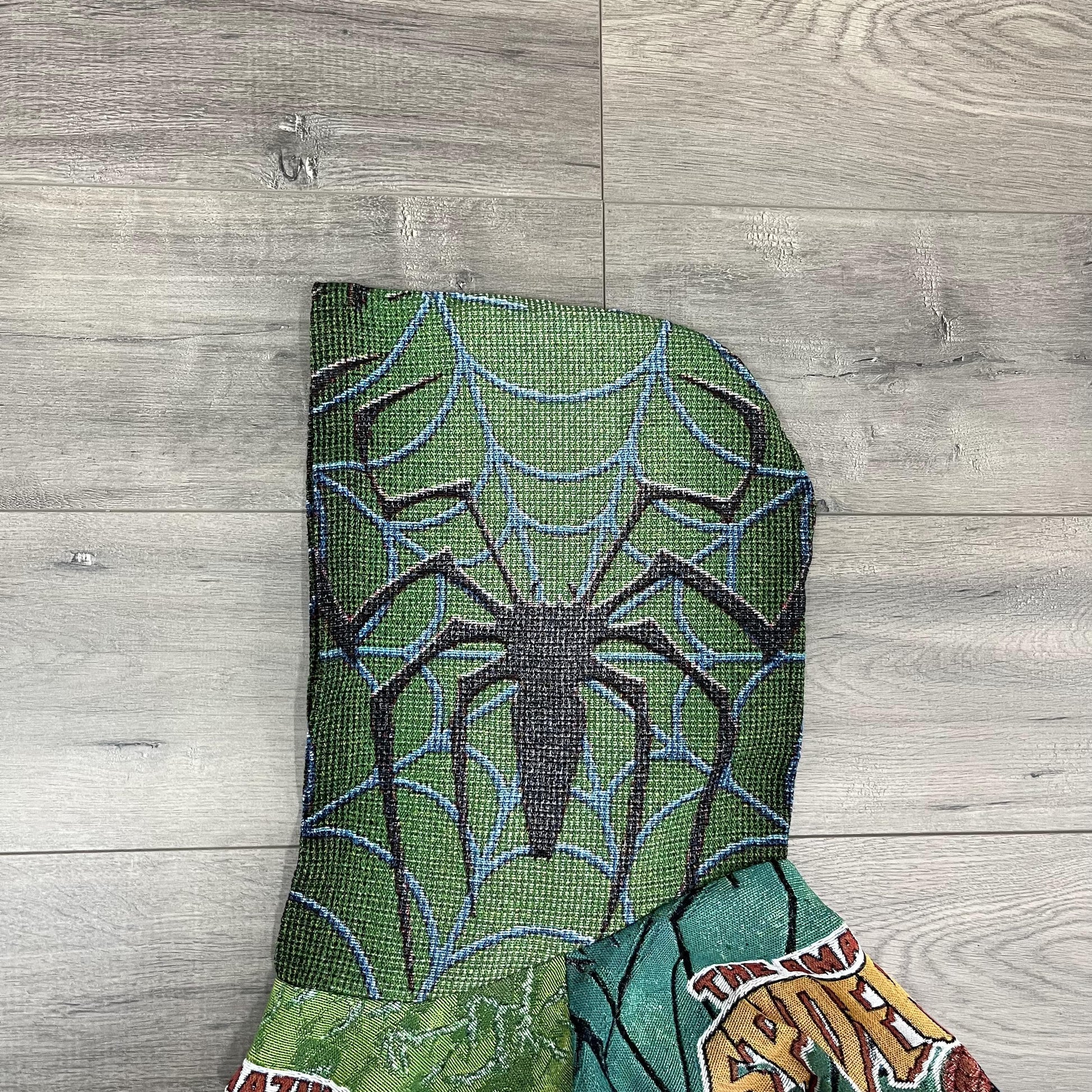 GREEN SPIDERMAN TAPESTRY - RDMCLOTHINGART